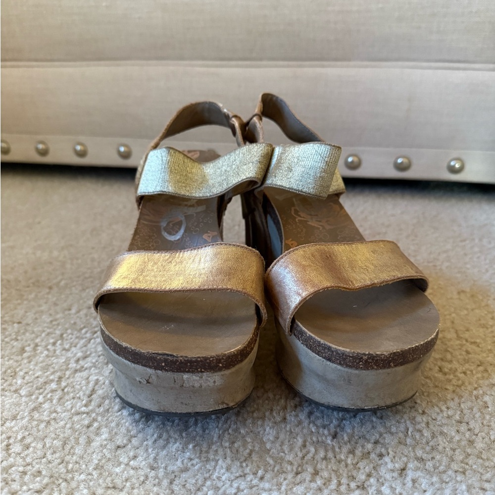 Metallic Otbt Platform Sandals - image 4